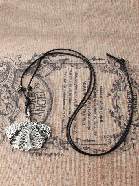 Collar de suéter artístico de Ginkgo de aleación vintage