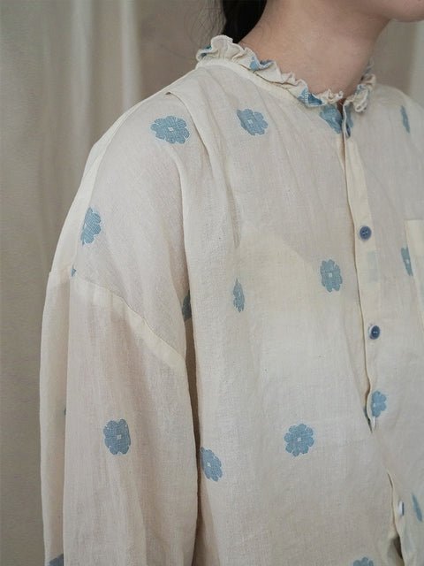 Camisa de algodón con cuello de encaje y flores primaverales para mujer