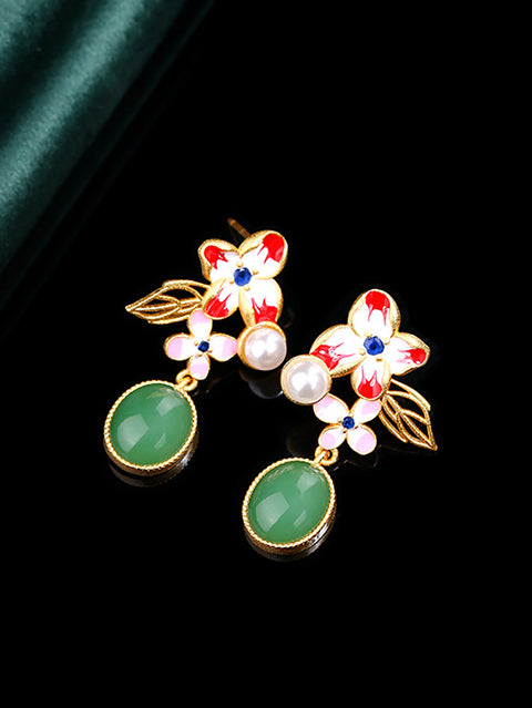 Pendientes con placa dorada de jade verde esmaltado con flores para mujer