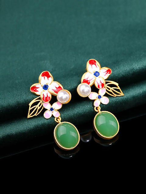 Pendientes con placa dorada de jade verde esmaltado con flores para mujer